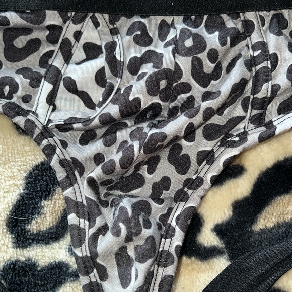 Sexy men’s jockstrap in animal print - Picture 5 of 9